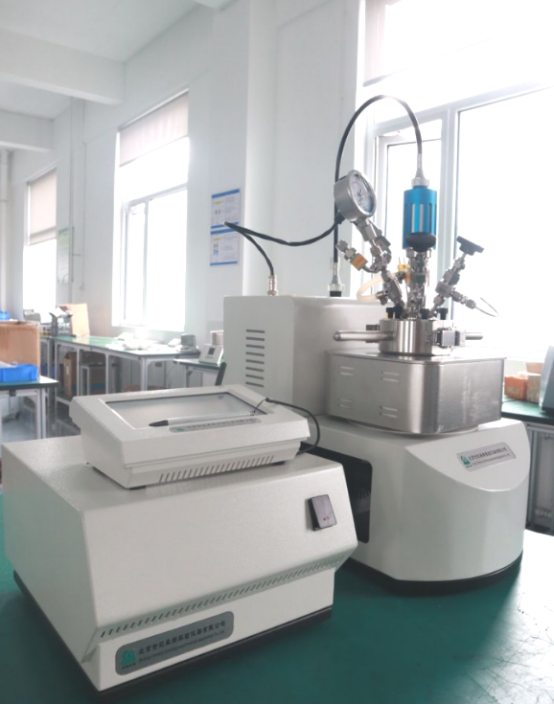 底照攪拌高壓光化學反應釜