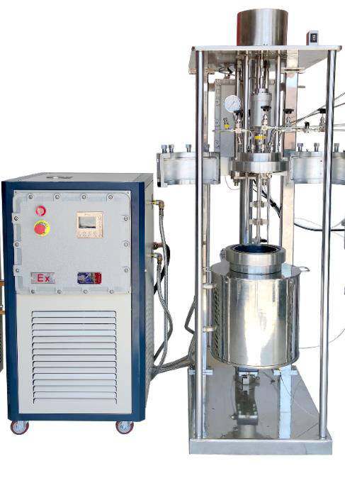 2升全自動(dòng)聚合反應(yīng)釜(圖1) 2升全自動(dòng)聚合反應(yīng)釜(圖1)