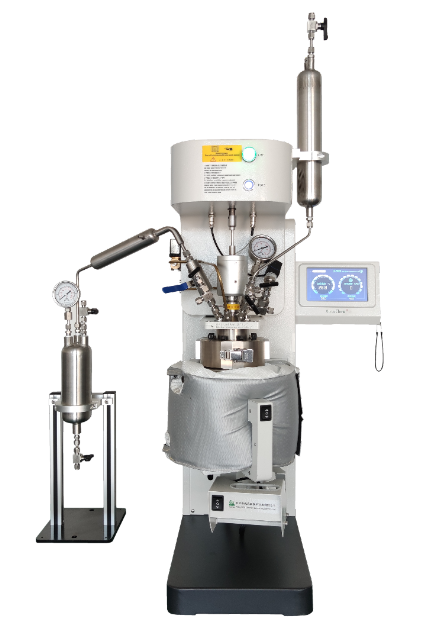 夾套高壓反應(yīng)釜(圖1) 夾套高壓反應(yīng)釜(圖1)