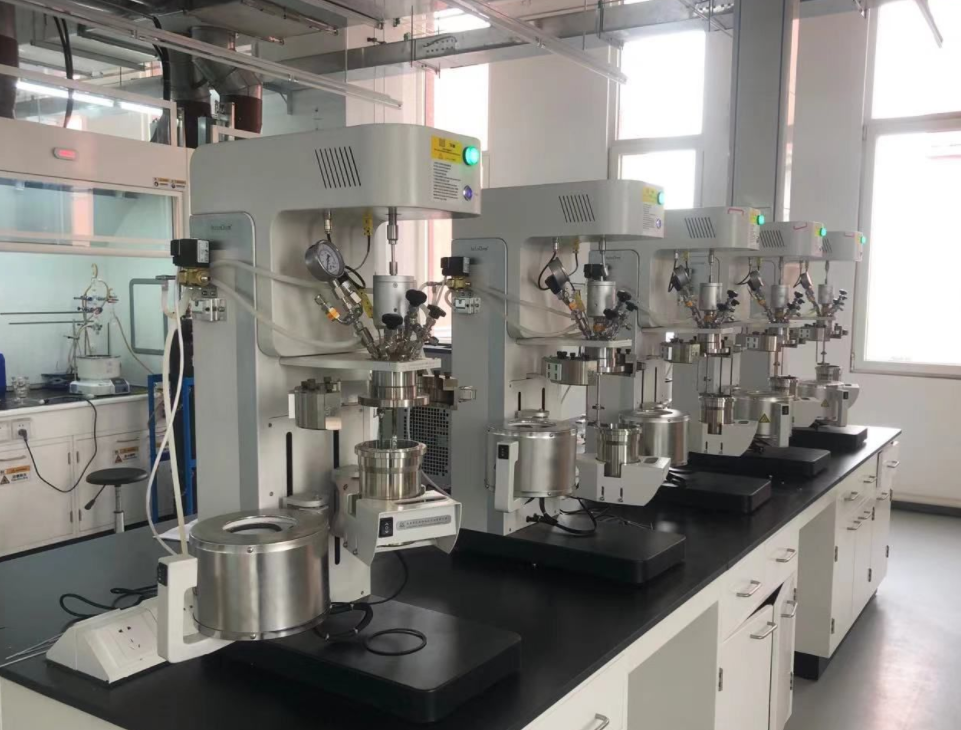 分子篩合成全自動(dòng)反應(yīng)釜(圖2) 分子篩合成全自動(dòng)反應(yīng)釜(圖2)