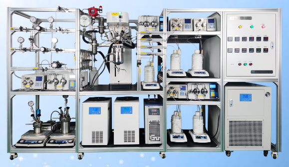 聚碳酸酯全自動反應釜(圖2) 聚碳酸酯全自動反應釜(圖2)